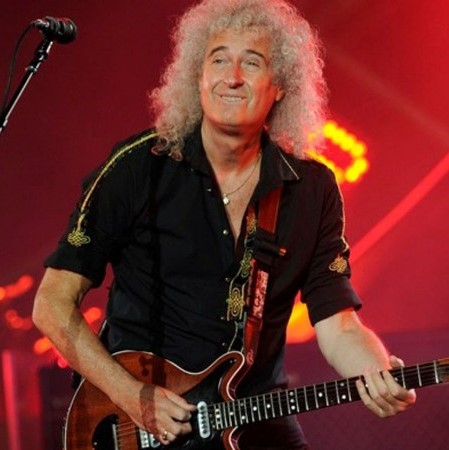 Brian May sofreu 'um pequeno ataque cardíaco' após acidente doméstico: 'Muito próximo da morte'